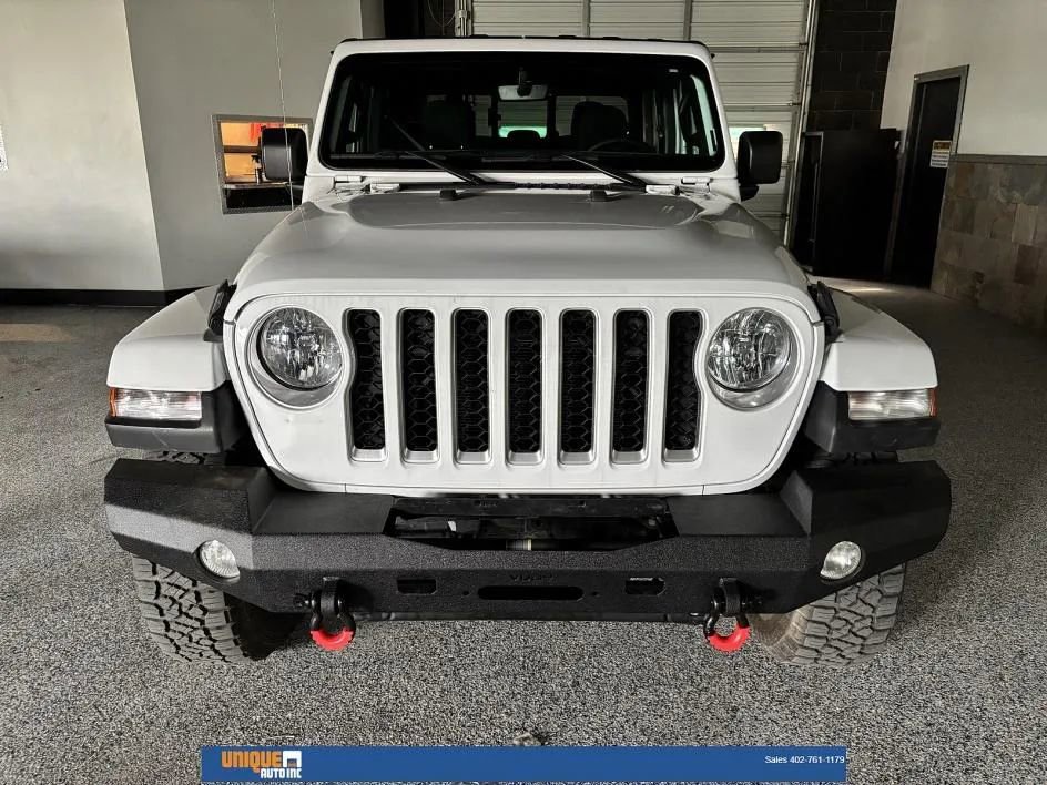 Used 2023 Jeep Gladiator Overland image 2