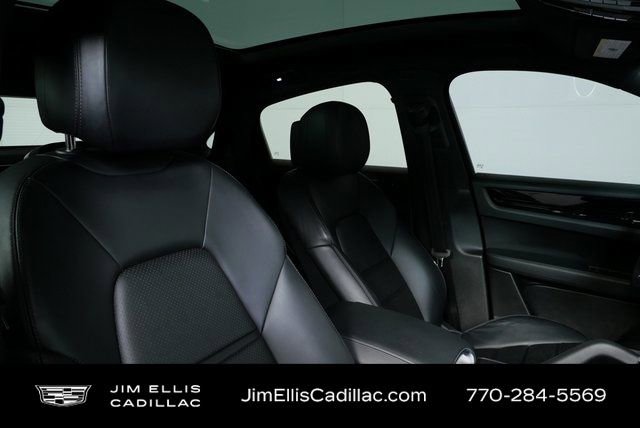 Used 2022 Porsche Cayenne Coupe image 24