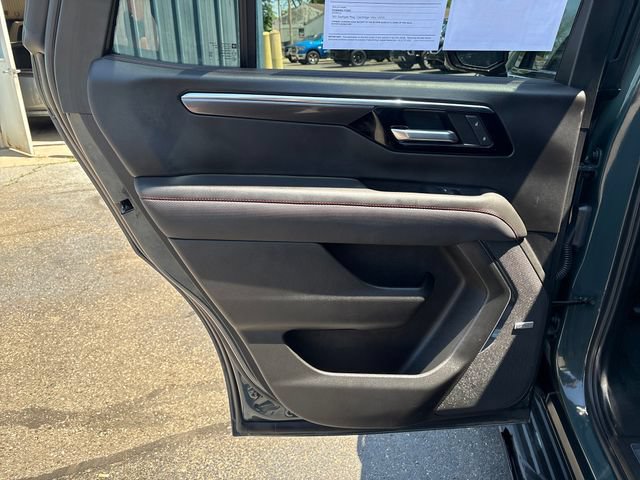 Used 2026 Chevrolet Tahoe RST w/ RST Performance Edition AWD/4WD image 18