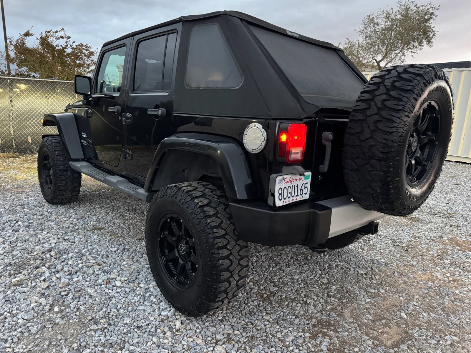 Used 2012 Jeep Wrangler Unlimited Sahara w/ Dual Top Group AWD/4WD image 4