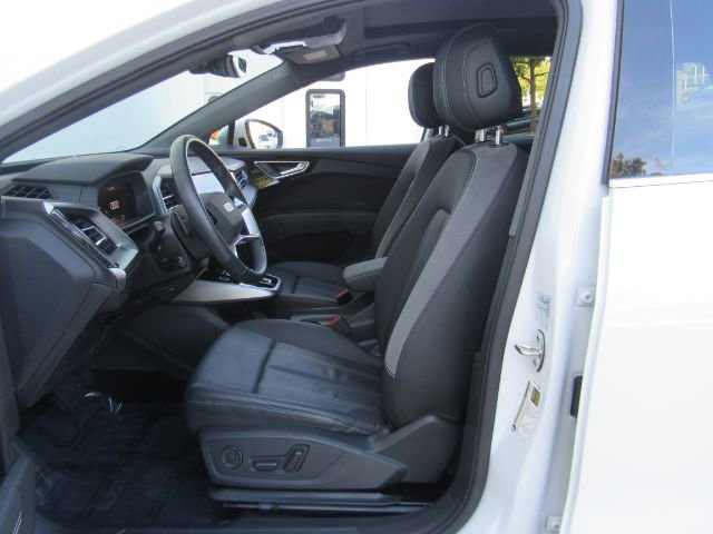 Used 2022 Audi Q4 e-tron Premium Plus image 16
