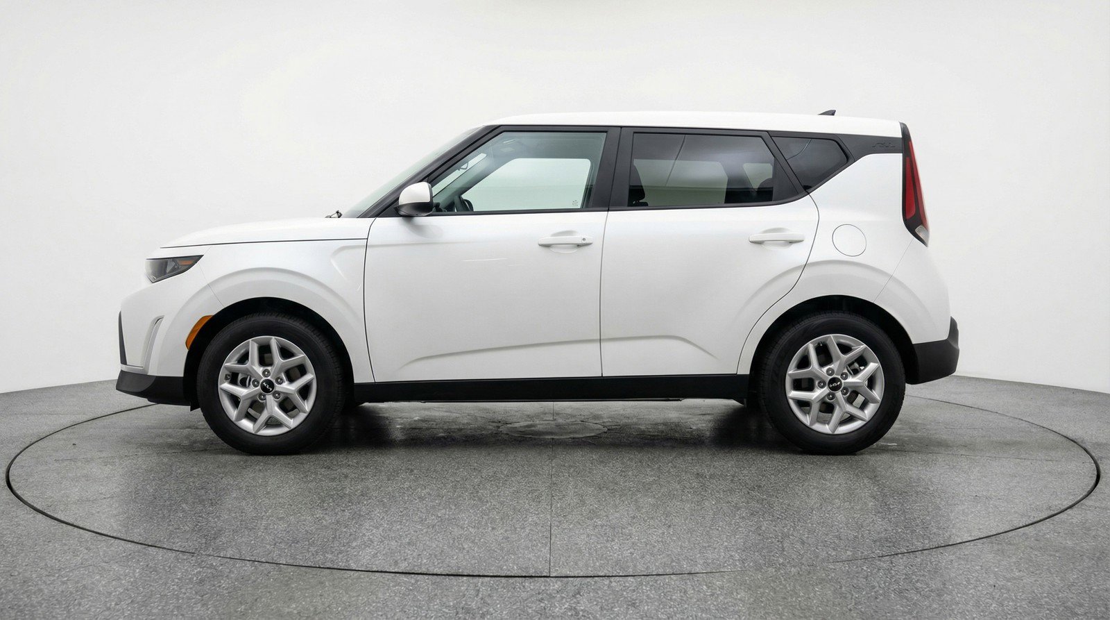 Used 2025 Kia Soul LX w/ LX Technology Package image 5