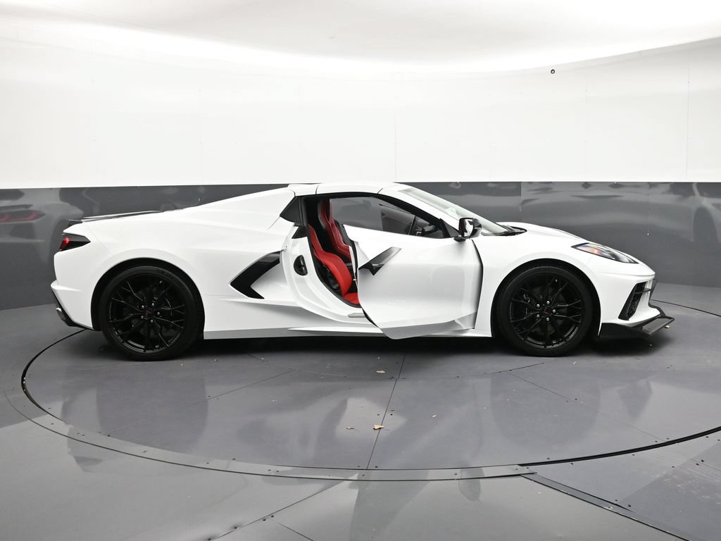 Used 2025 Chevrolet Corvette Stingray Convertible w/ Battery Protection Package RWD image 31