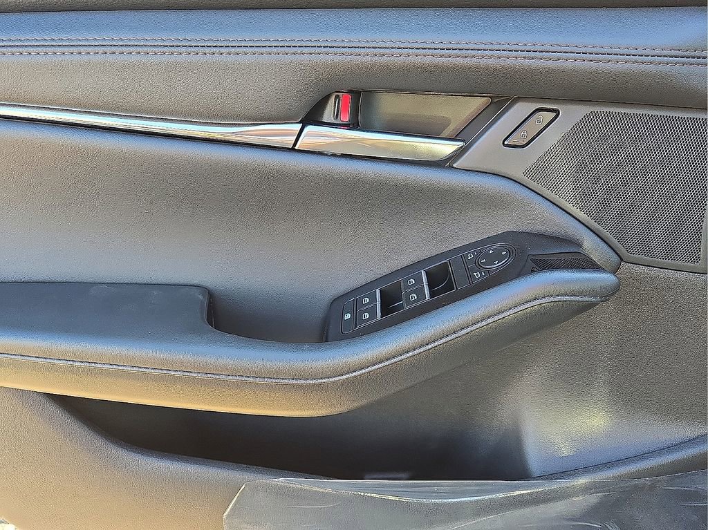 New 2025 MAZDA MAZDA3 s image 19