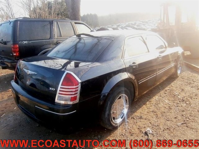 Used 2006 Chrysler 300 RWD image 3