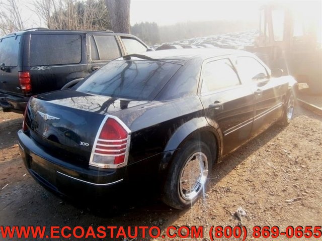 Used 2006 Chrysler 300 RWD image 3