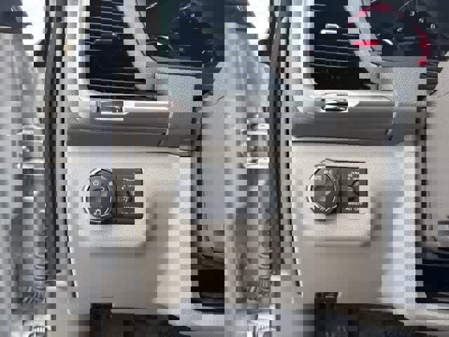 Used 2014 GMC Acadia SLE image 10