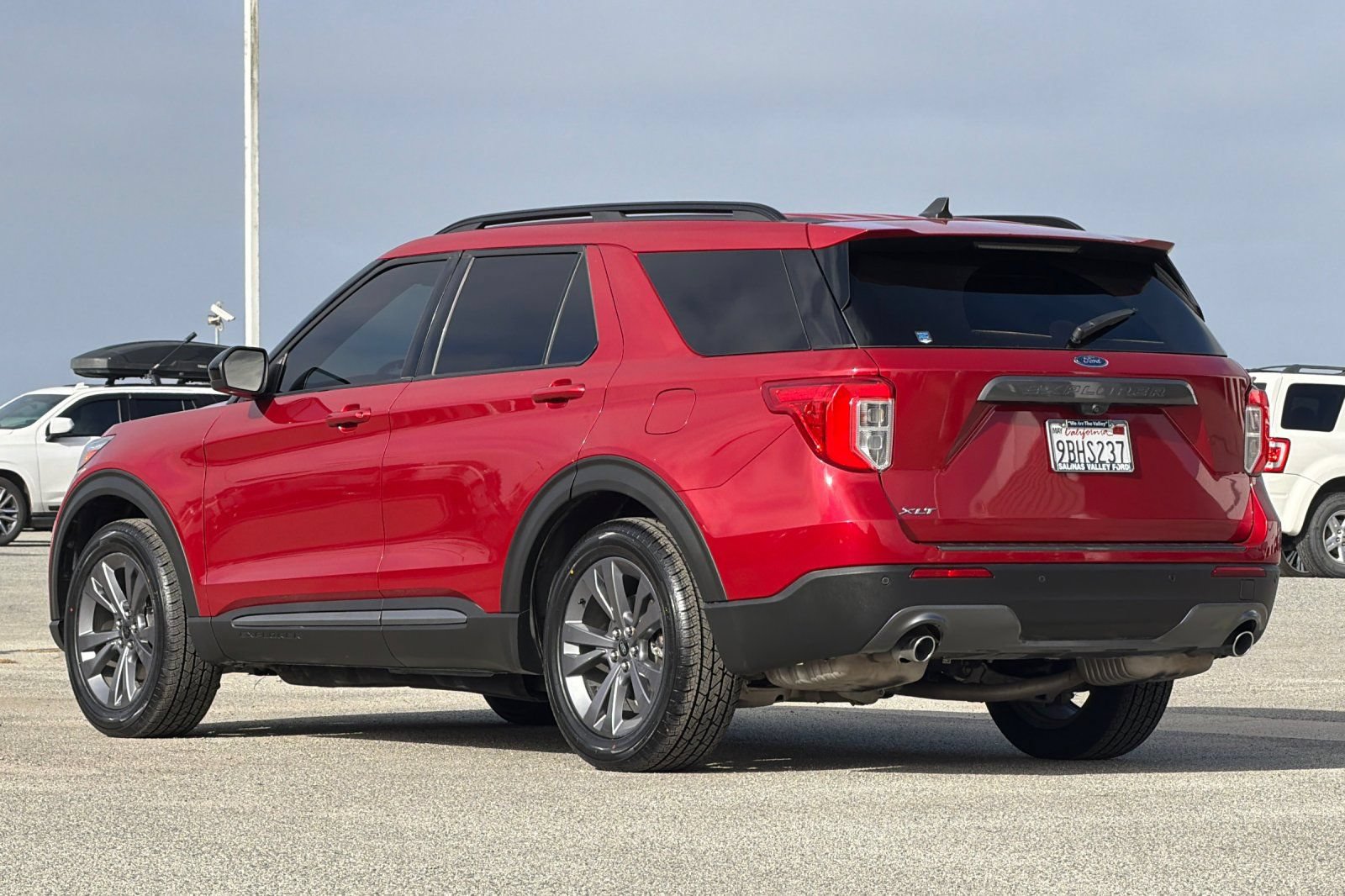 Used 2022 Ford Explorer XLT w/ Equipment Group 202A RWD image 6