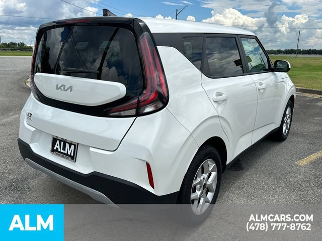 Used 2025 Kia Soul LX w/ LX Technology Package FWD image 5