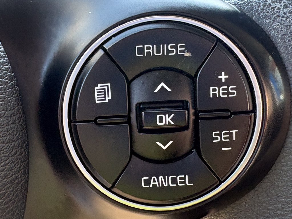 Used 2022 Kia Soul LX w/ Technology Package FWD image 9