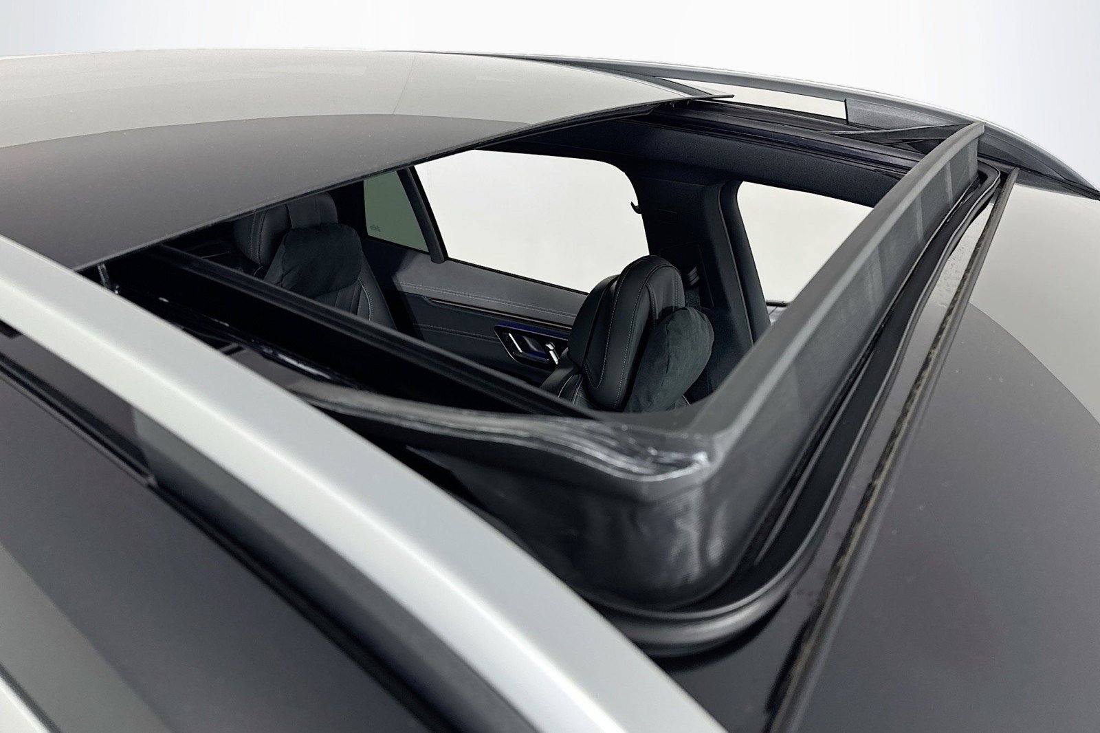 New 2026 Mercedes-Benz EQS 550 4MATIC SUV image 21