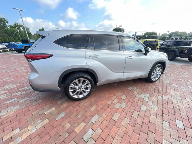 Used 2021 Toyota Highlander Limited FWD image 35