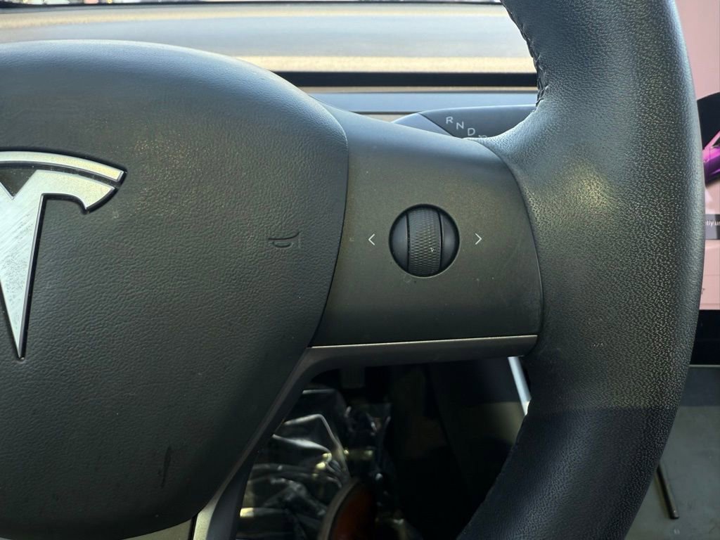Used 2020 Tesla Model 3 Standard Range Plus image 24