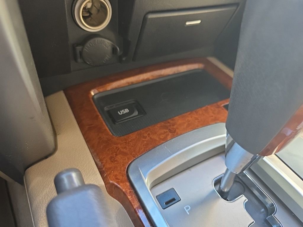 Used 2014 Toyota Land Cruiser image 34