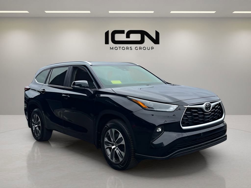 Used 2025 Toyota Highlander XLE image 7