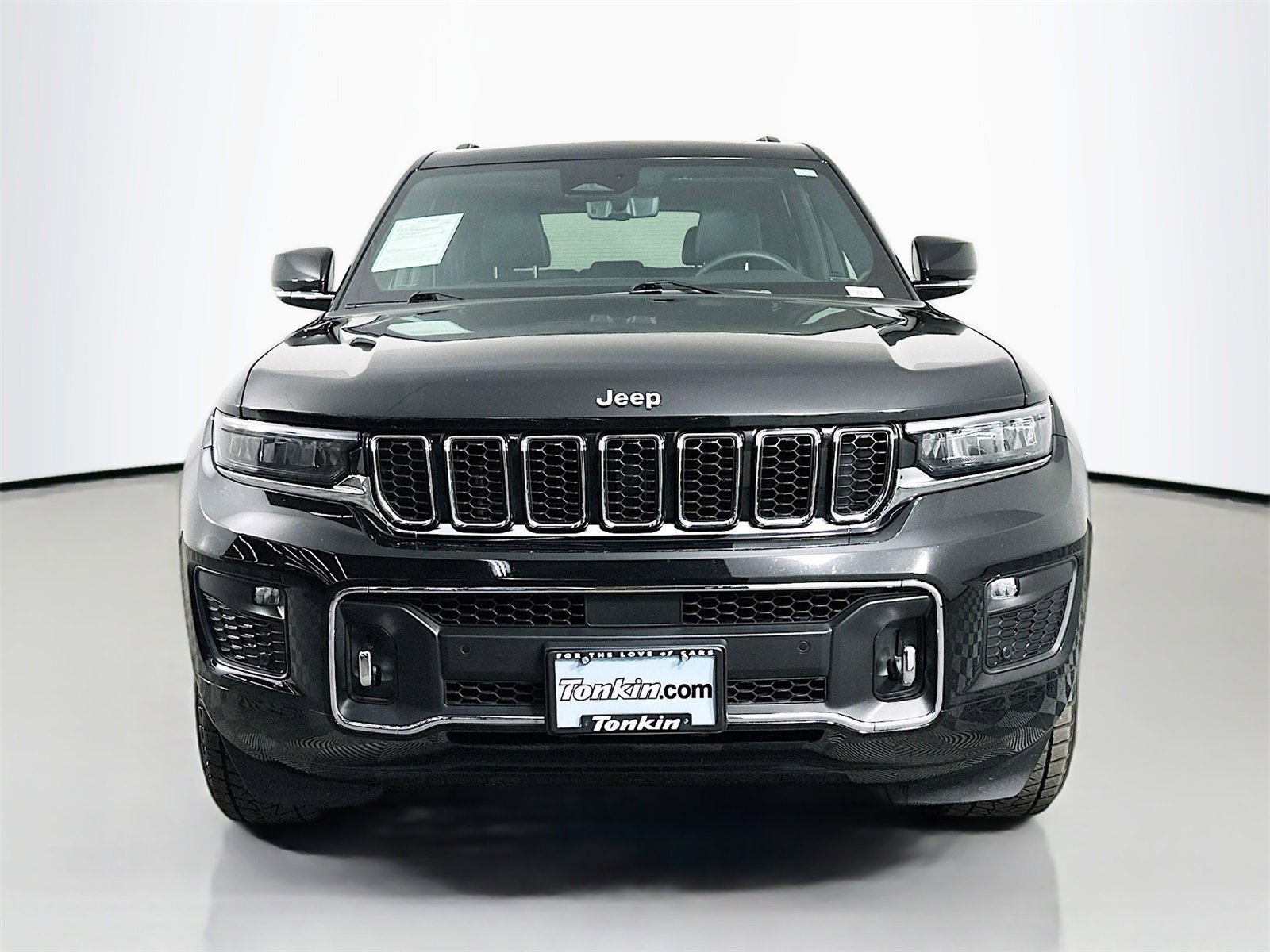 Used 2022 Jeep Grand Cherokee Overland w/ Luxury Tech Group IV image 2