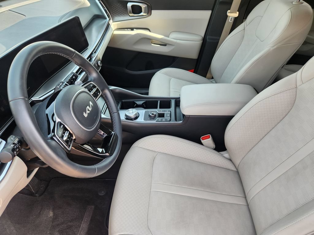 Certified 2025 Kia Sorento EX w/ EX Panoramic Sunroof Package AWD/4WD image 9