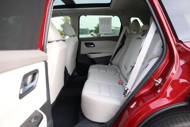 Certified 2025 Nissan Rogue SL w/ Tech Package AWD/4WD image 24