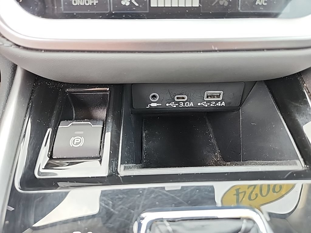 Used 2024 Subaru Outback Onyx Edition AWD/4WD image 22