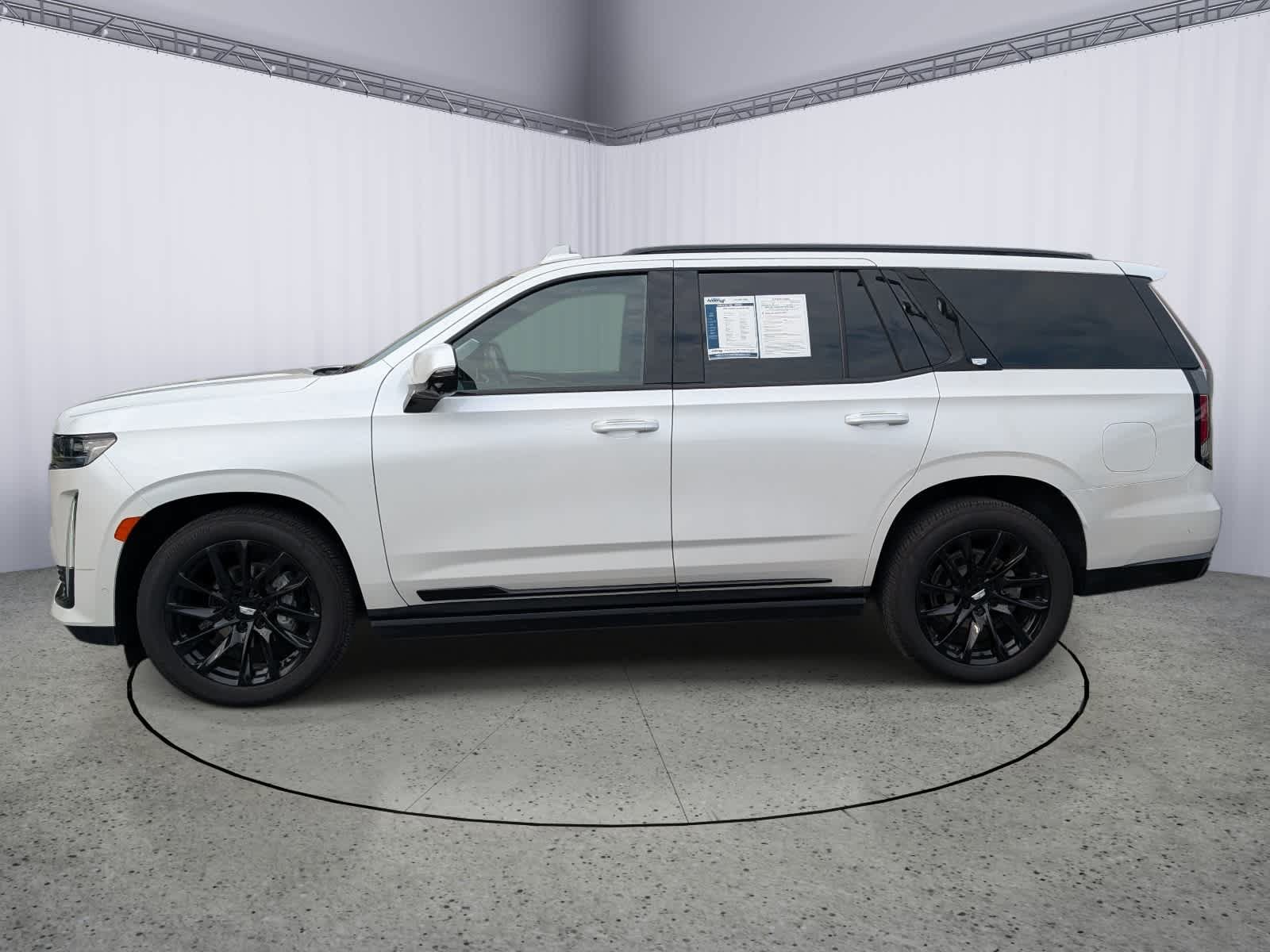 Used 2024 Cadillac Escalade Sport Platinum w/ LPO, ONYX Package AWD/4WD image 6