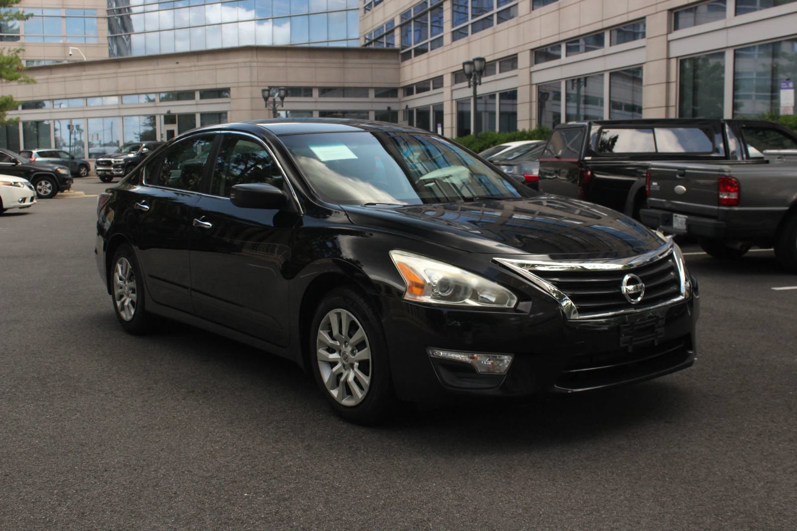 Used 2015 Nissan Altima 2.5 S w/ Power Driver Seat Package FWD image 1