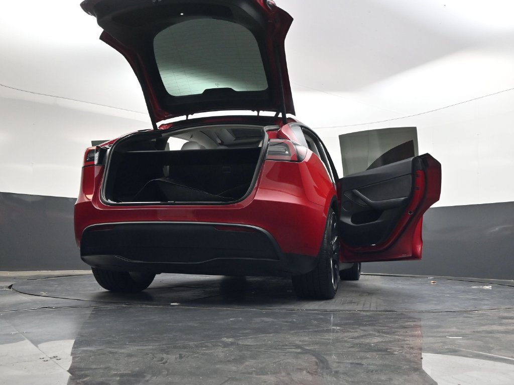 Used 2023 Tesla Model Y Performance AWD/4WD image 36
