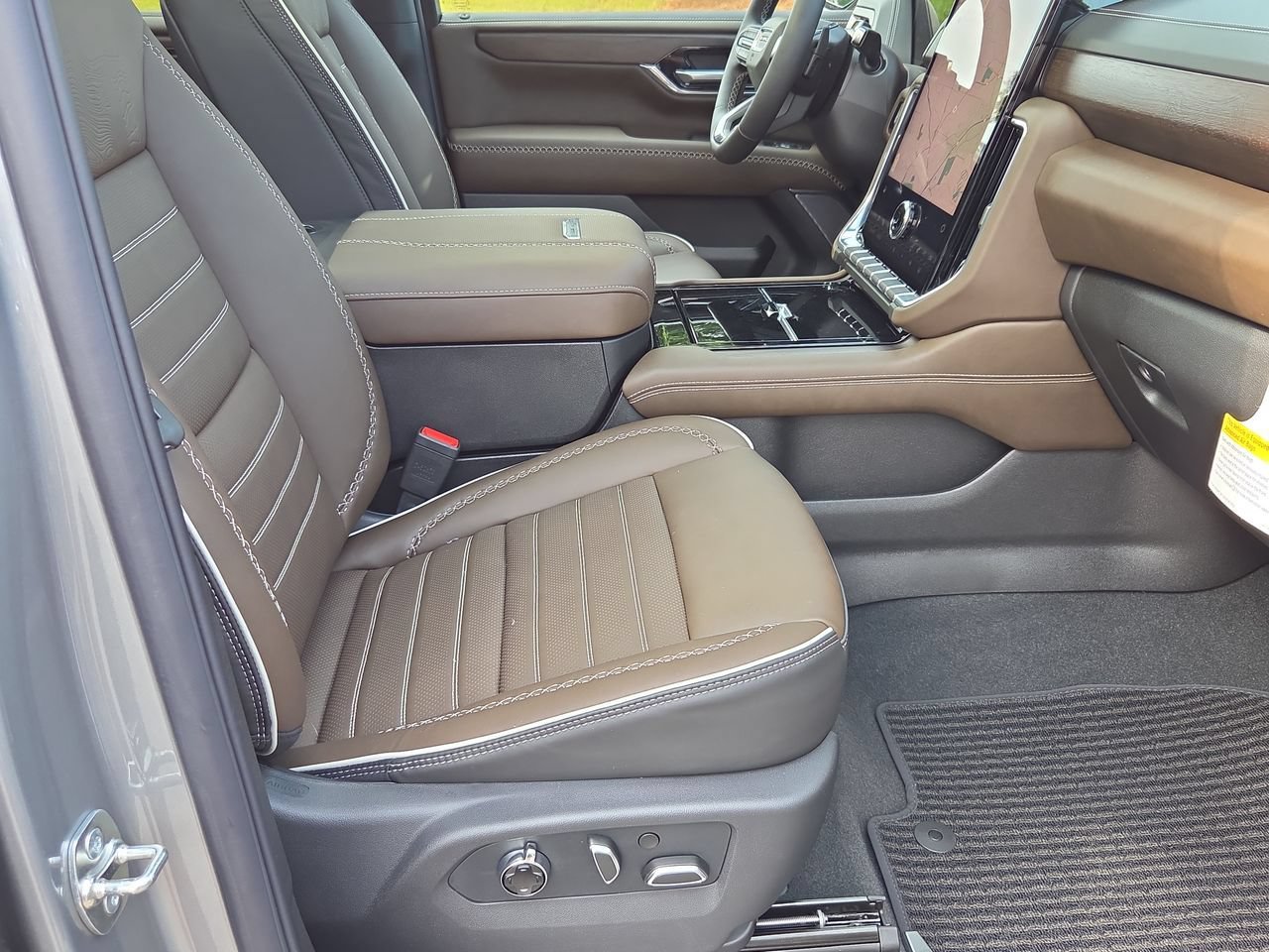New 2026 GMC Yukon XL Denali Ultimate AWD/4WD image 29