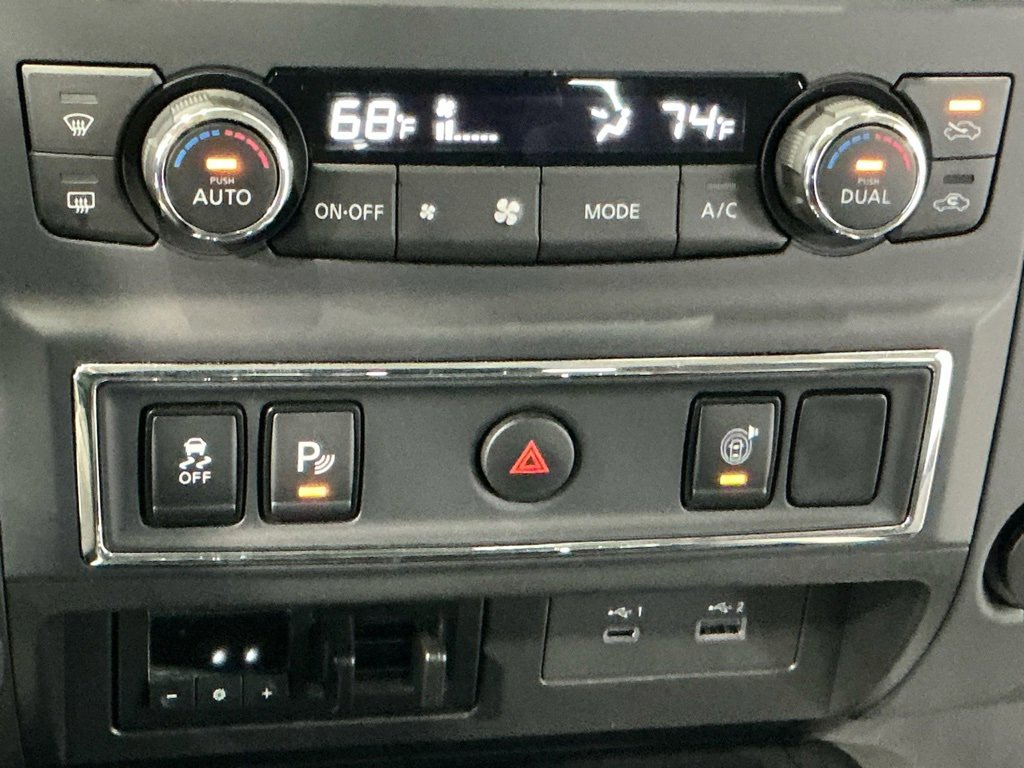 Used 2024 Nissan Titan SV w/ SV Convenience Package image 14