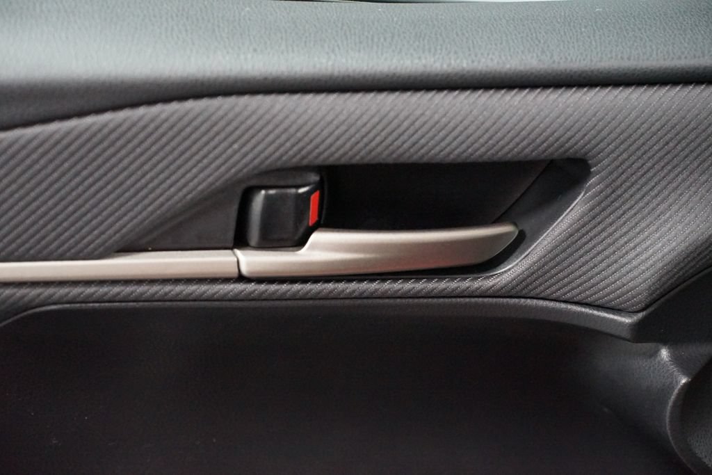 Used 2025 Toyota Camry SE FWD image 33