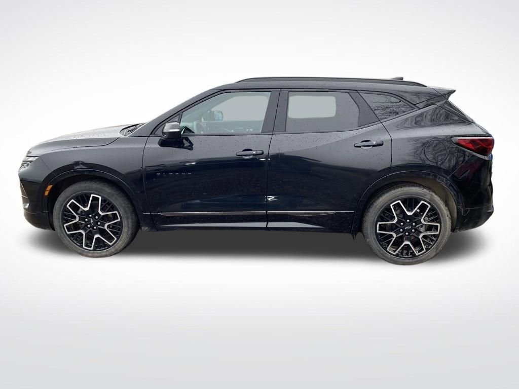 Used 2024 Chevrolet Blazer RS w/ Driver Confidence II Package image 2