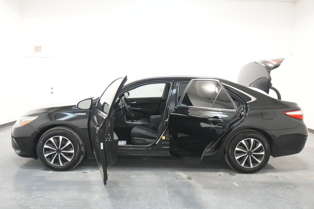 Used 2017 Toyota Camry LE FWD image 21