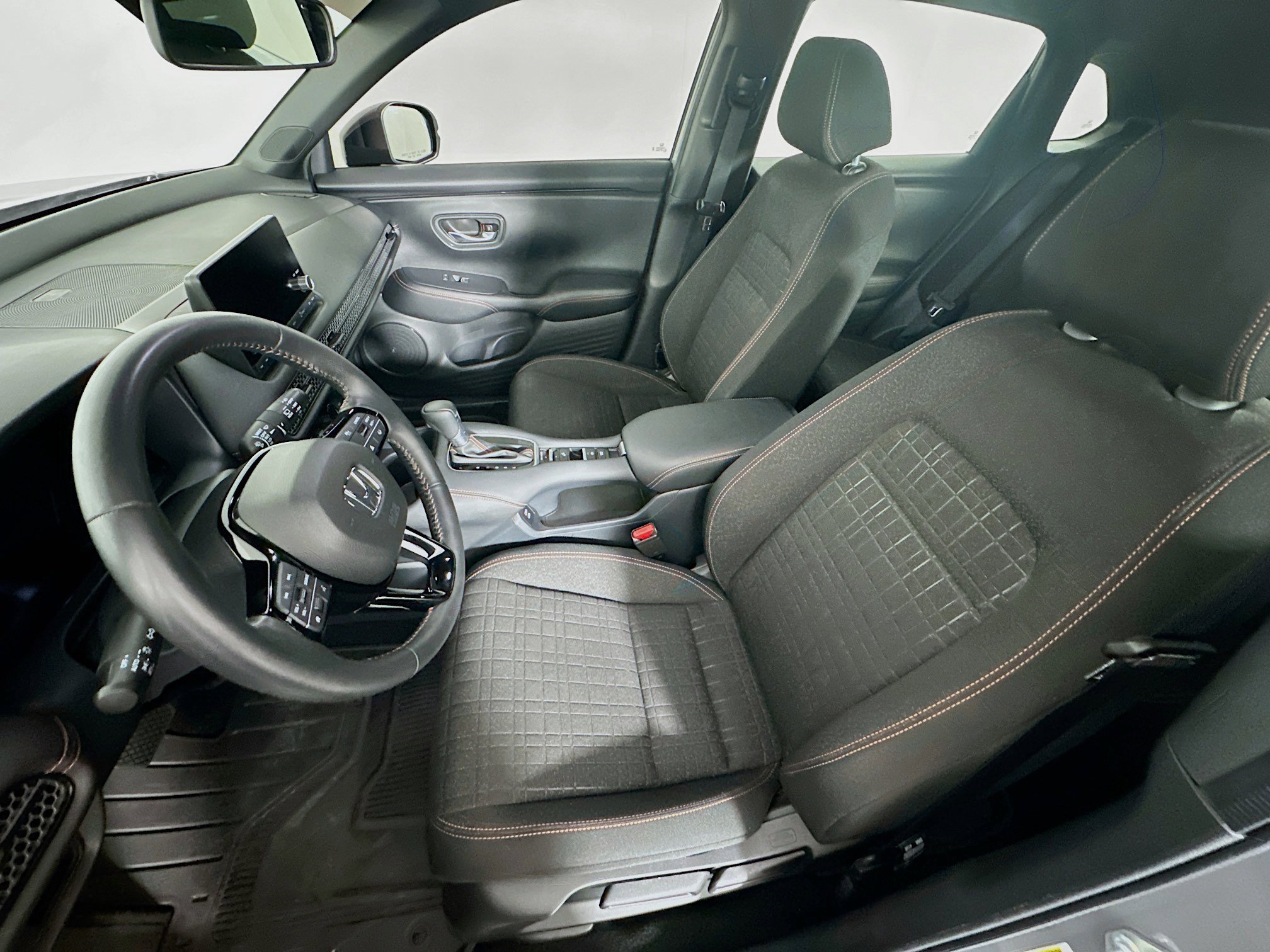 Used 2025 Honda HR-V Sport image 13