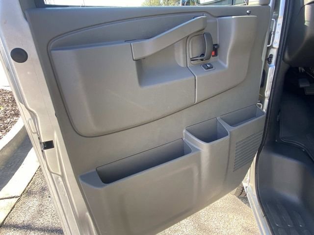 Used 2025 Chevrolet Express 3500 LT w/ LT Preferred Equipment Group image 18
