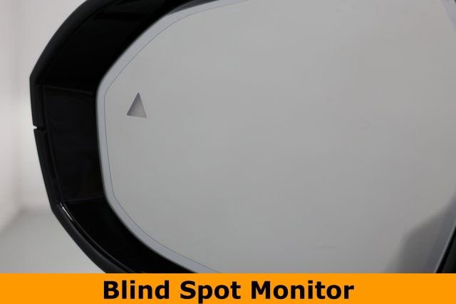 Used 2024 BMW 760i xDrive w/ Executive Package image 25