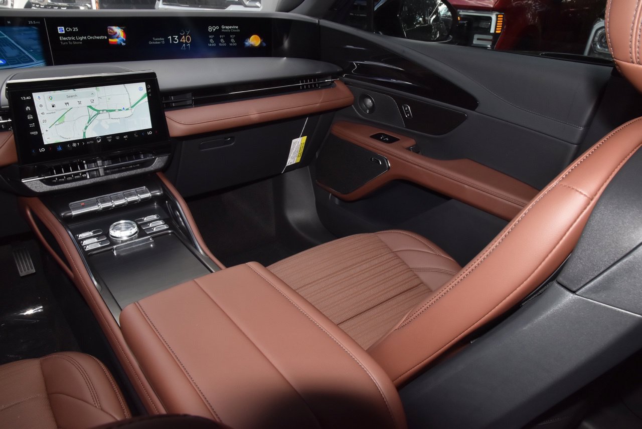 New 2026 Lincoln Nautilus Reserve AWD/4WD image 17