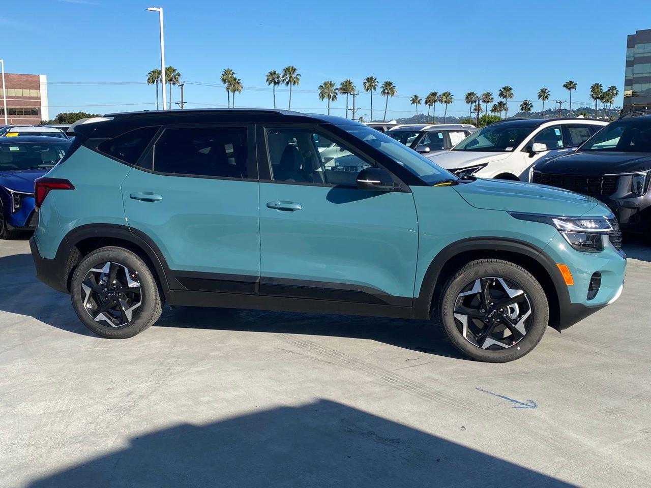 New 2026 Kia Seltos S FWD image 2