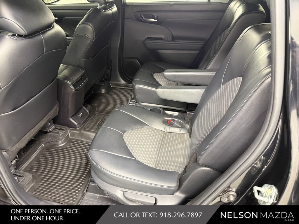 Used 2024 Toyota Highlander XSE FWD image 35
