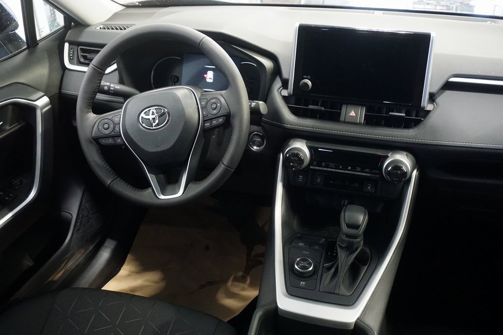 New 2025 Toyota RAV4 XLE image 30