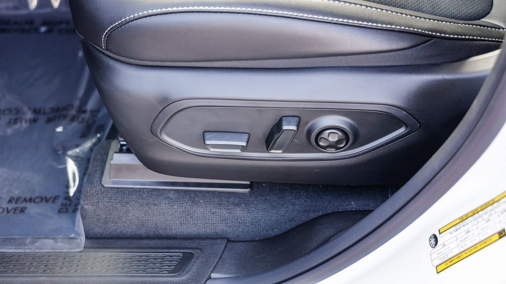 New 2025 Jeep Grand Cherokee Altitude image 23