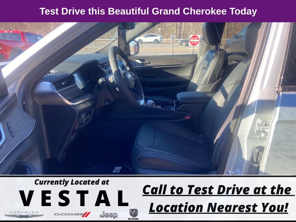 New 2023 Jeep Grand Cherokee Overland AWD/4WD image 15