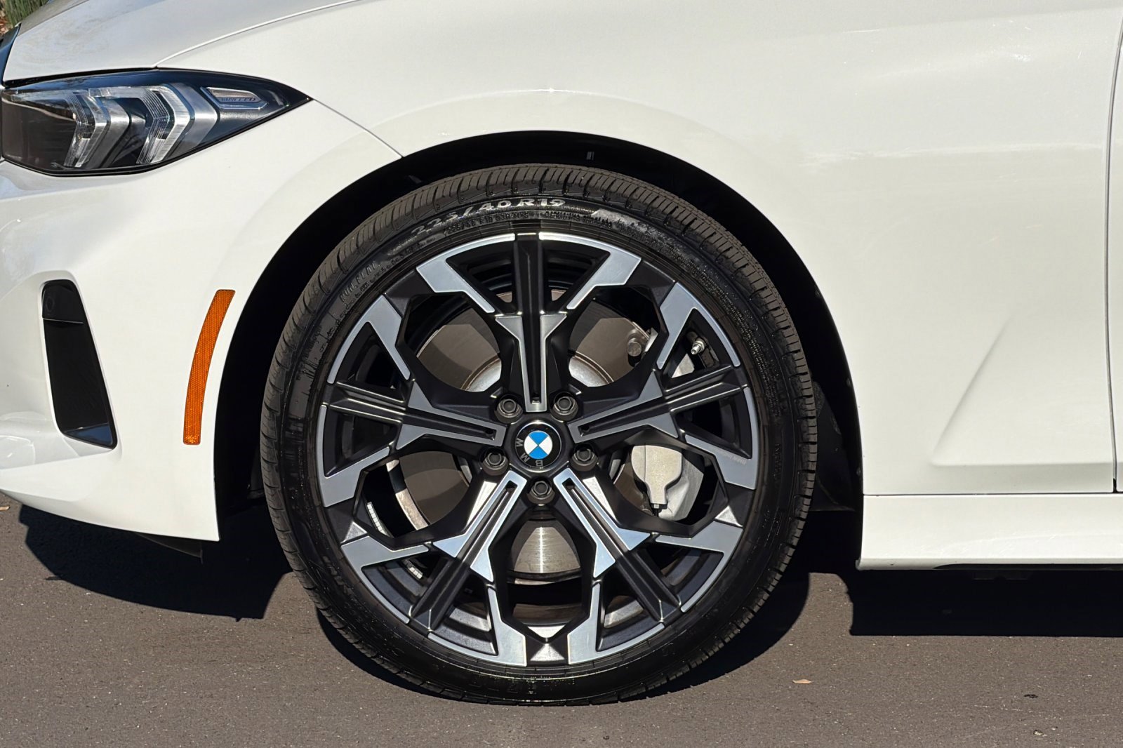 Used 2025 BMW 330i Sedan w/ Premium Package image 38