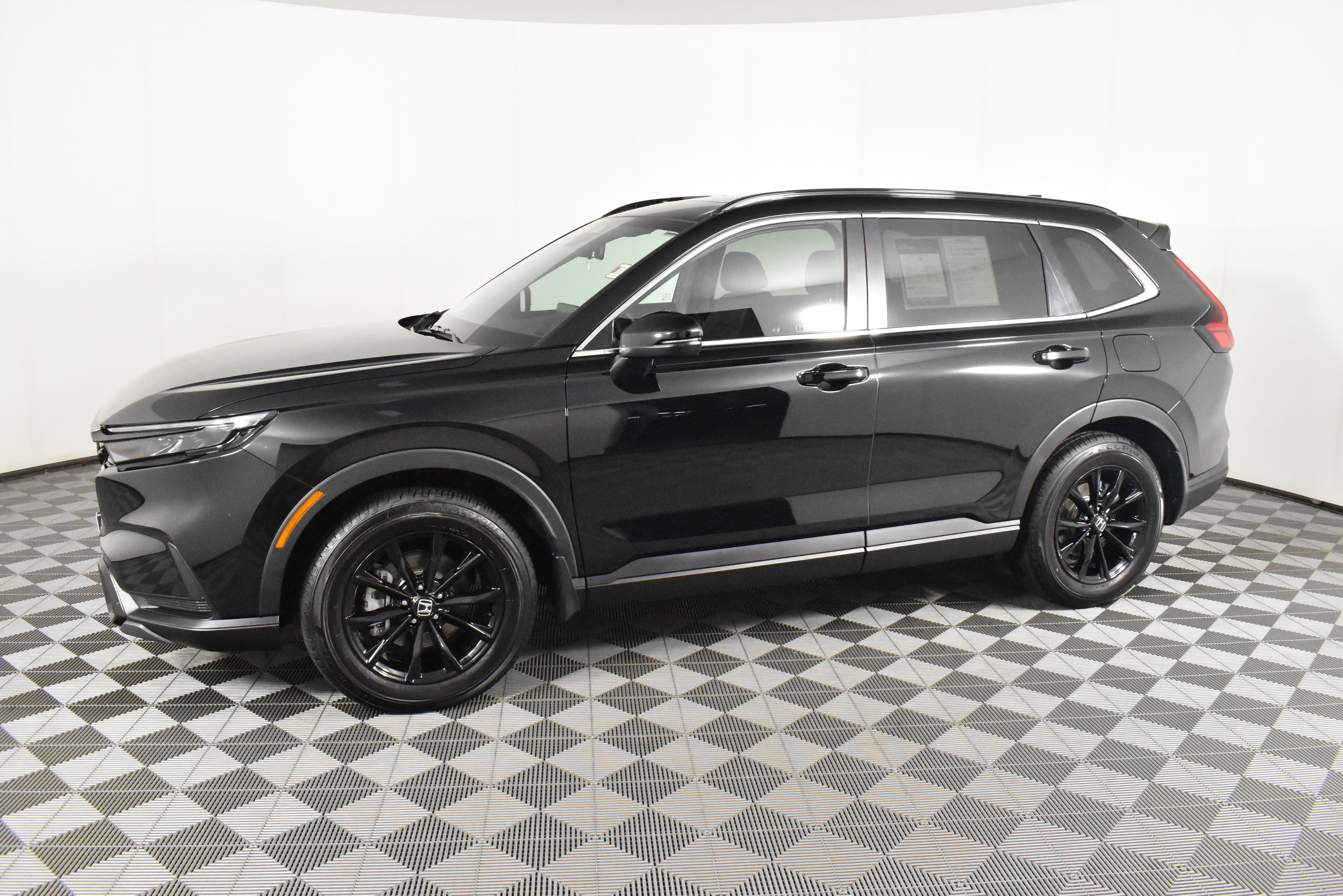 Used 2025 Honda CR-V Sport image 9