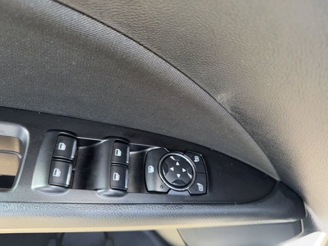 Used 2017 Ford Fusion SE w/ Equipment Group 201A image 9