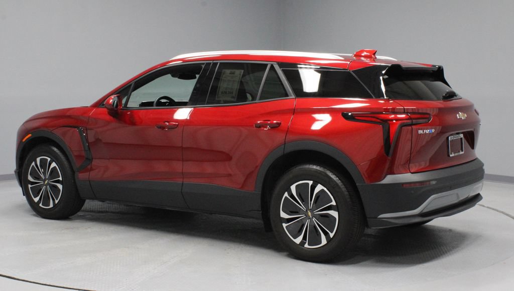 Used 2024 Chevrolet Blazer EV LT AWD/4WD image 10
