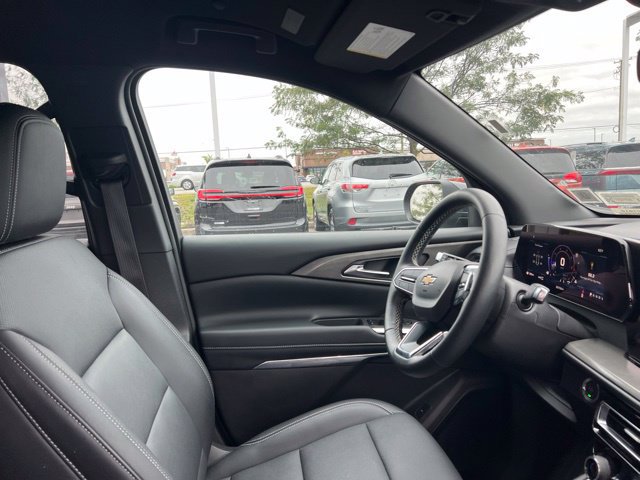 Used 2026 Chevrolet Traverse LT AWD/4WD image 36
