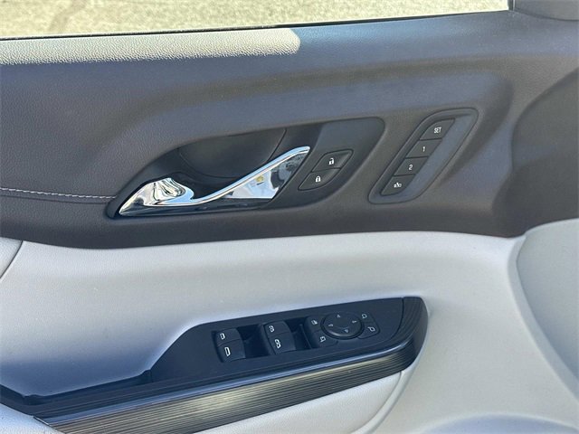 Used 2021 GMC Acadia SLT w/ Premium Package image 15