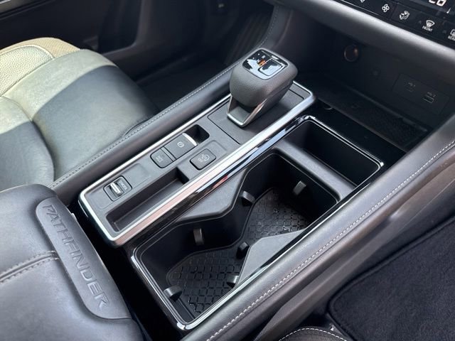 Used 2023 Nissan Pathfinder SL w/ SL Premium Package FWD image 19