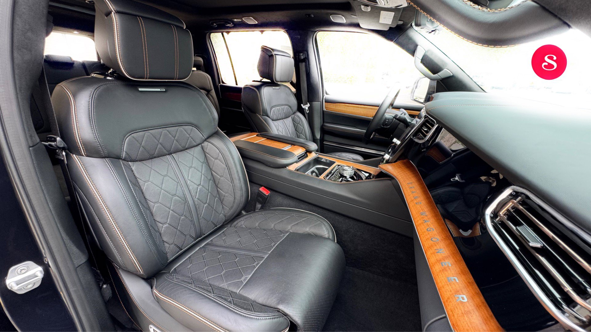 Used 2024 Jeep Grand Wagoneer Series III AWD/4WD image 13