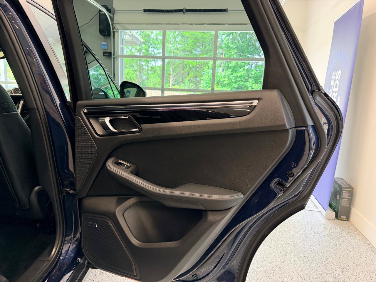 Used 2015 Porsche Macan S AWD/4WD image 30