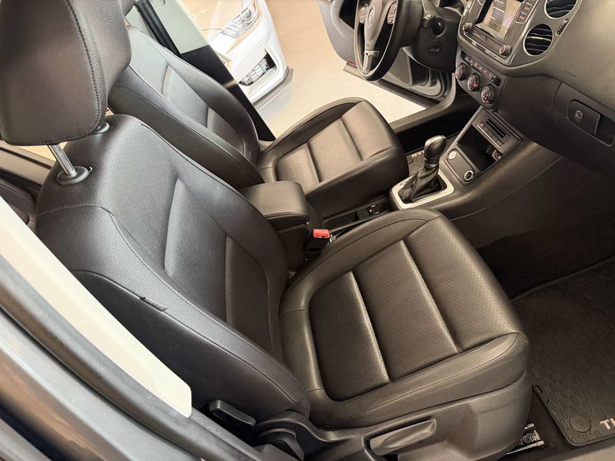 Used 2016 Volkswagen Tiguan S FWD image 17